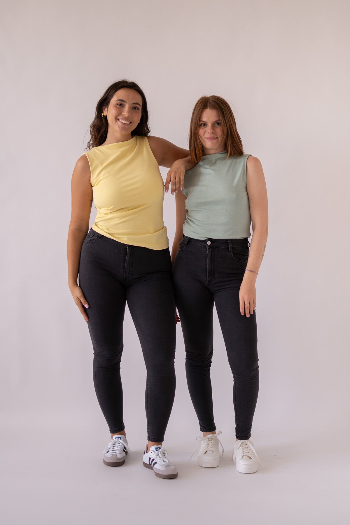 Strakke broek – grijs