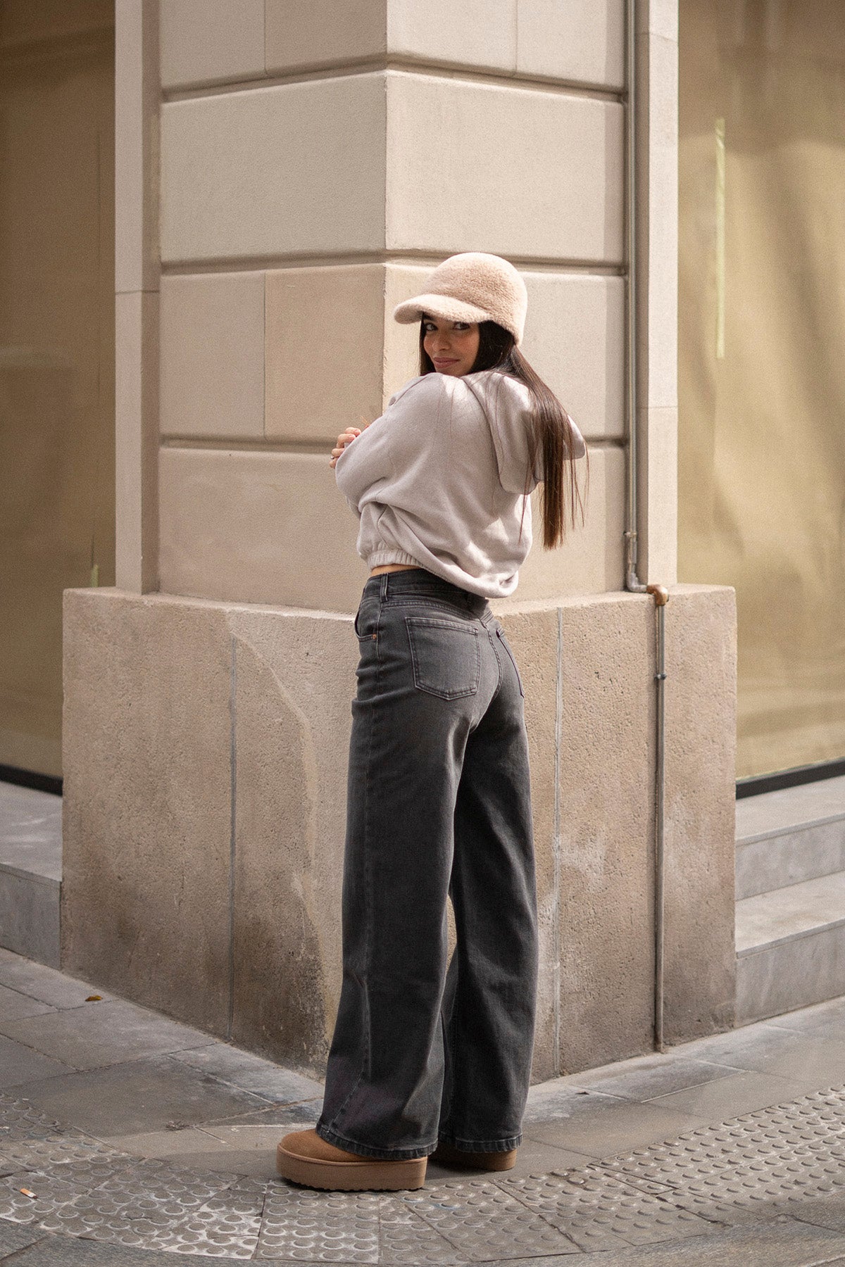 Wijde broek – grijs